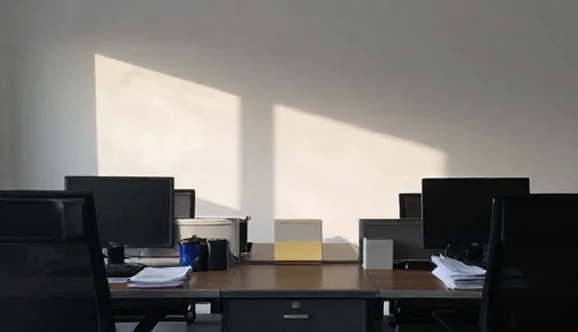 发布入口选择的两种做法及其实际取舍
